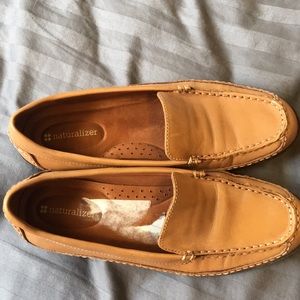 Naturalizer camel colored leather loafer